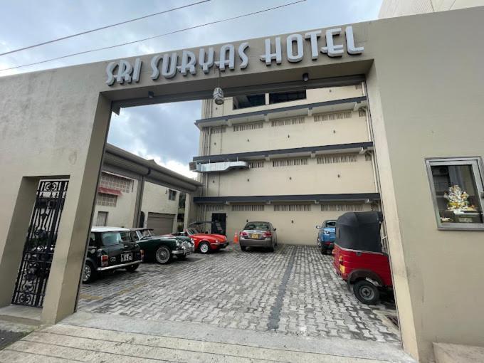 Sri Suryas Hotel Κολόμπο Εξωτερικό φωτογραφία
